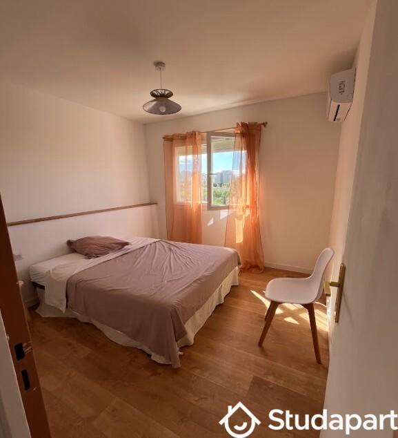 Chambre - 11 m² - 1 pièce