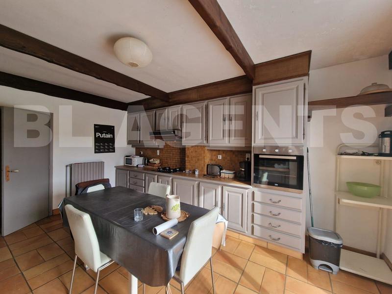 Maison - 280 m² - 8 pièces