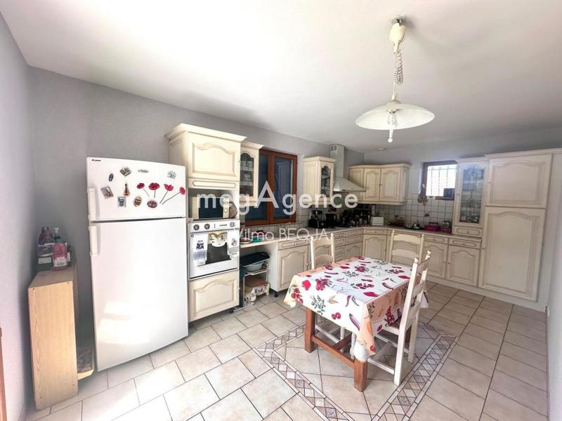 Maison - 230 m² - 6 pièces