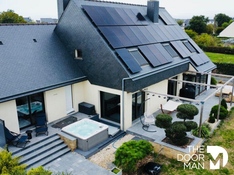 Demeure - 255 m² - 6 pièces