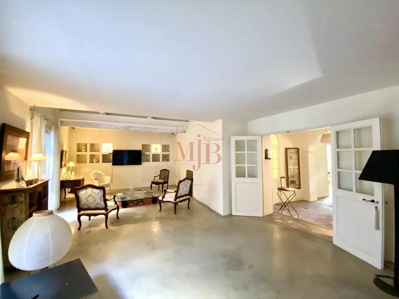 Maison de village - 350 m² - 12 pièces