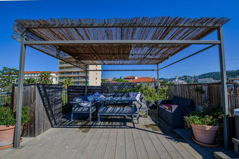 Penthouse - 93 m² - 3 pièces