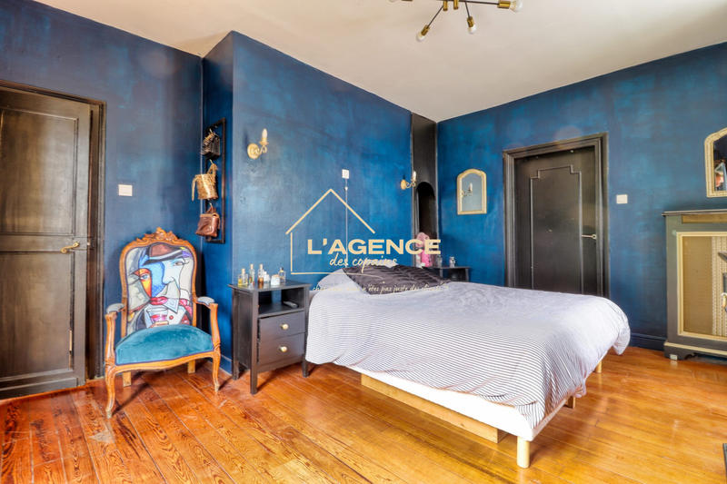 Maison - 400 m² - 10 pièces