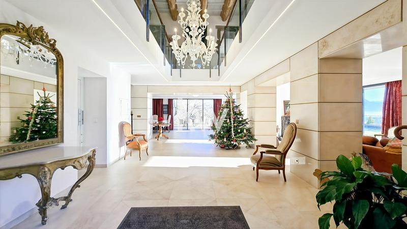 Maison - 600 m² - 10 pièces