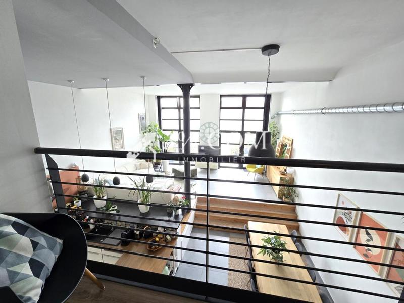 Loft - 144 m² - 5 pièces