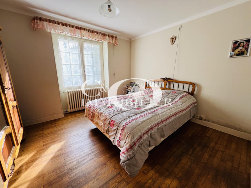 Maison - 176 m² - 9 pièces