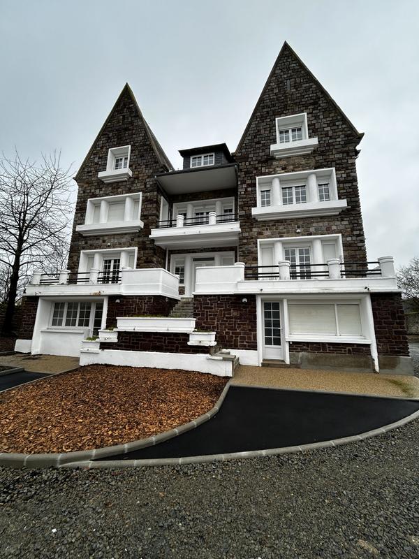 Appartement - 100 m² - 5 pièces