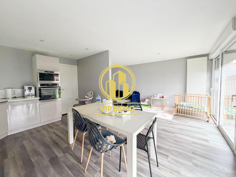 Maison - 111 m² - 7 pièces