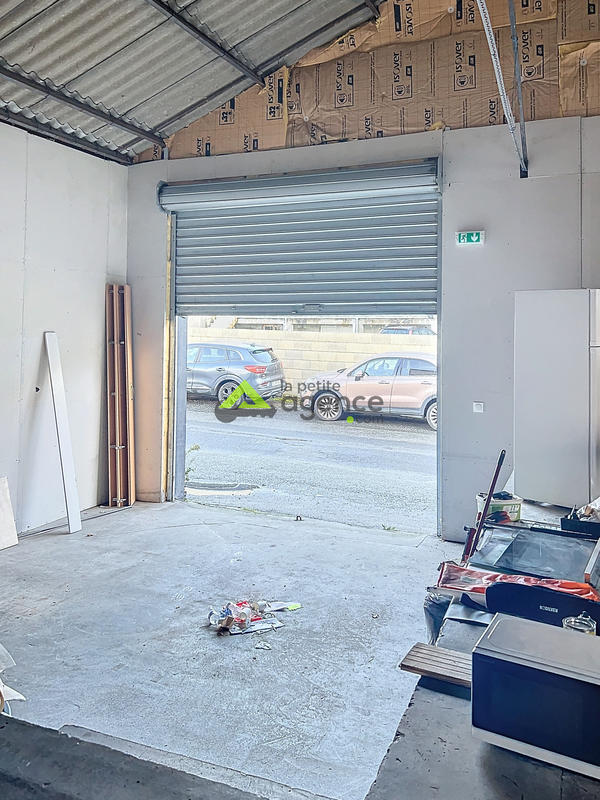 Parking / Garage - 380 m²