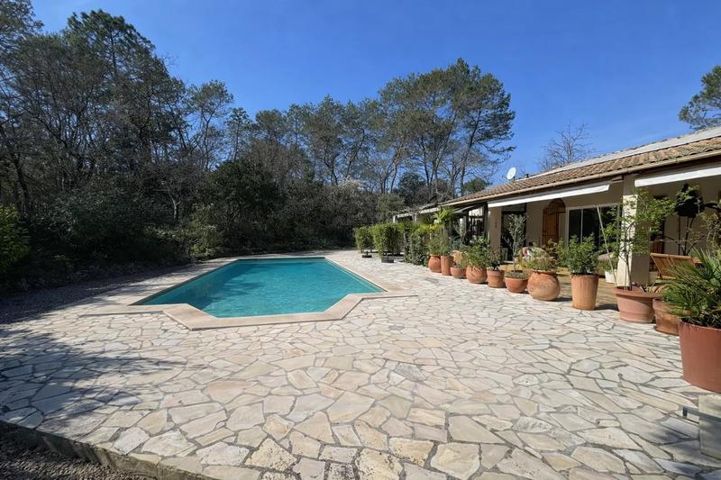 Maison - 210 m² - 6 pièces