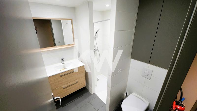 Bureau - 139 m² - 4 pièces