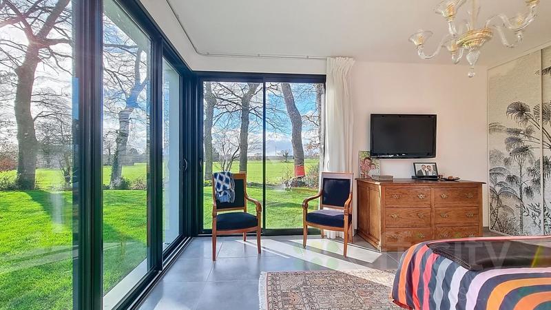 Pavillon - 281 m² - 8 pièces