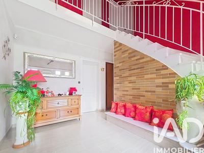 Maison - 200 m² - 6 pièces