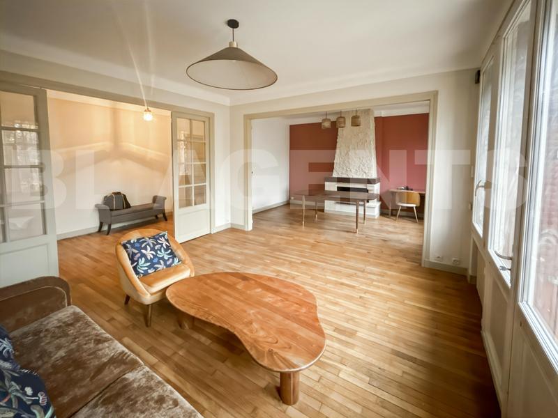 Maison de ville - 263 m² - 9 pièces