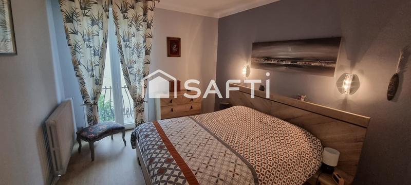 Maison - 240 m² - 8 pièces