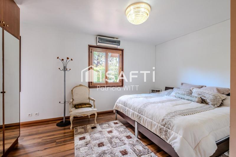 Maison - 215 m² - 7 pièces