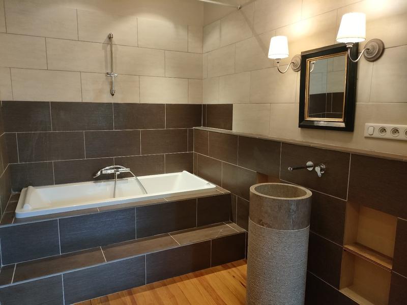 Maison - 240 m² - 10 pièces