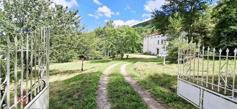 Château - 288 m² - 9 pièces