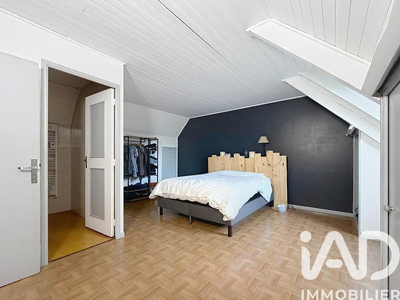 Maison - 202 m² - 7 pièces