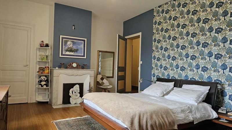 Maison - 260 m² - 12 pièces