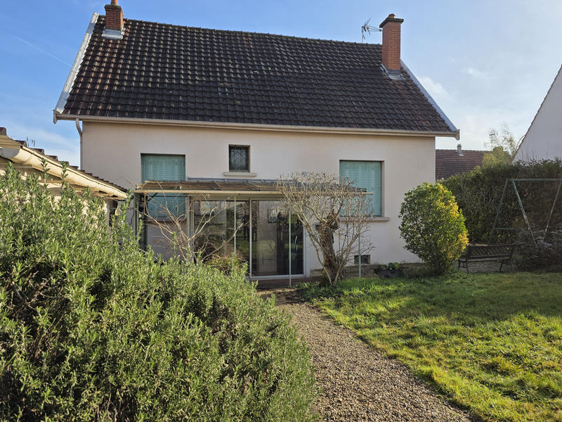 Maison - 90 m² - 5 pièces