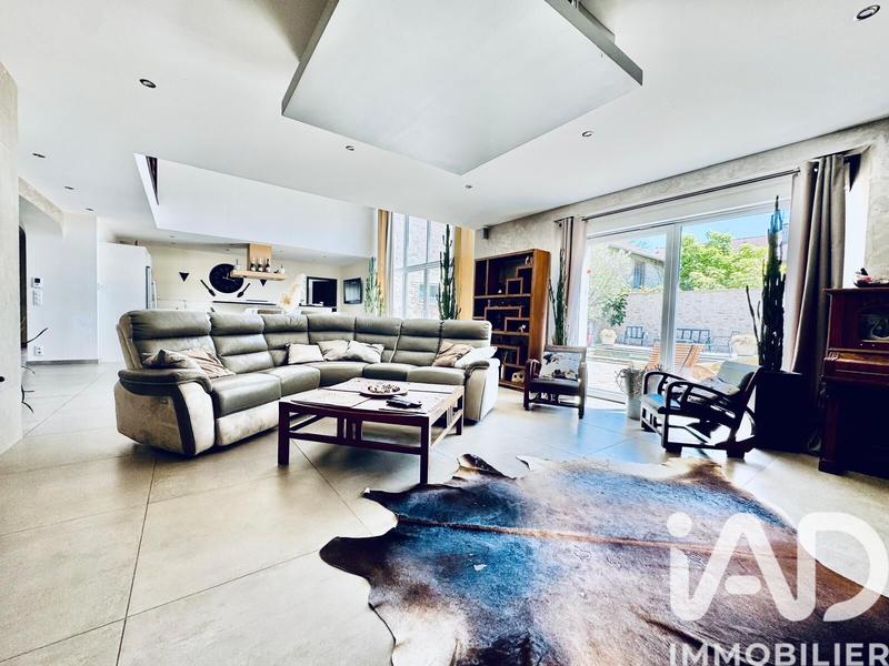 Maison de village - 242 m² - 7 pièces