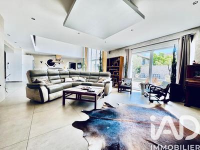 Maison de village - 242 m² - 7 pièces