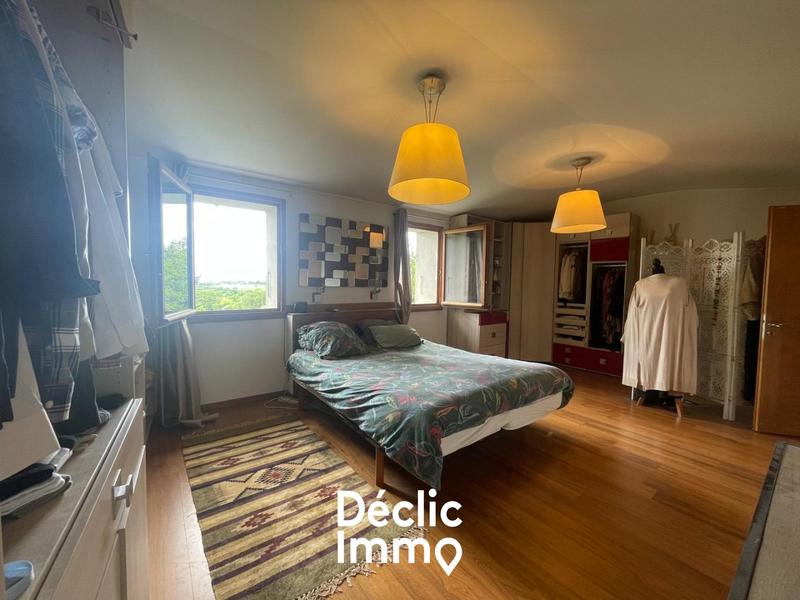 Maison - 232 m² - 7 pièces