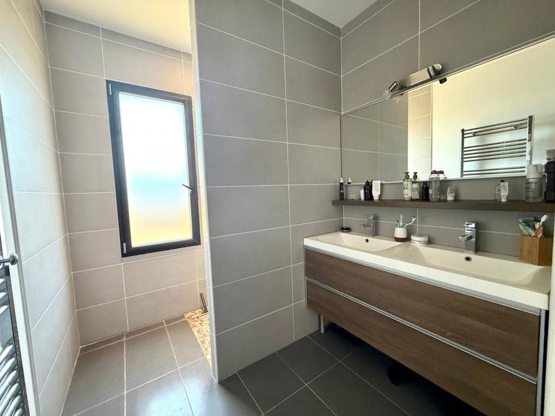 Maison - 244 m² - 10 pièces