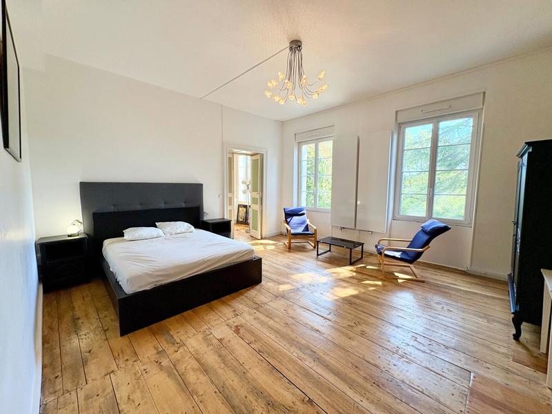 Château - 451 m² - 14 pièces