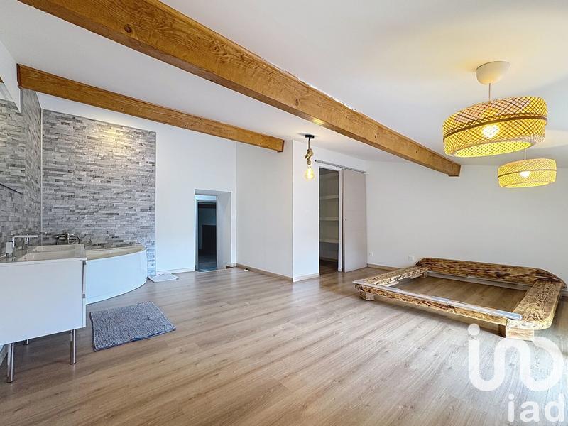 Maison - 230 m² - 5 pièces