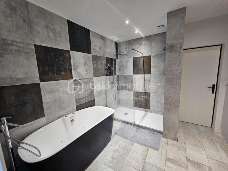 Appartement - 92 m² - 3 pièces