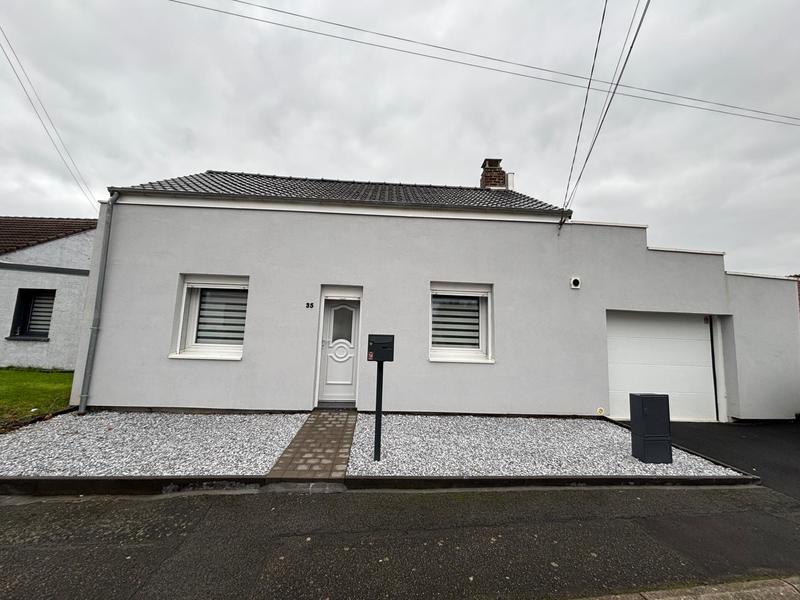 Maison - 90 m² - 4 pièces