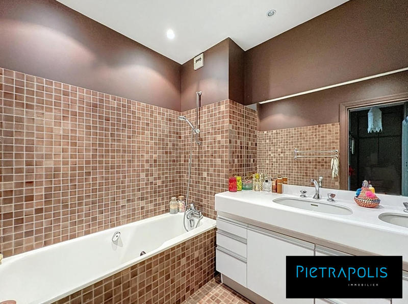 Appartement - 104 m² - 3 pièces