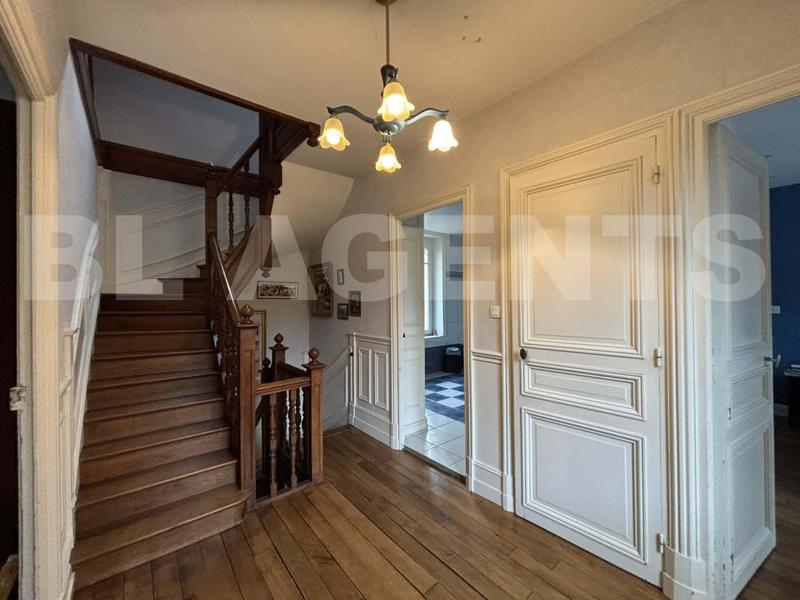 Maison bourgeoise - 228 m² - 8 pièces
