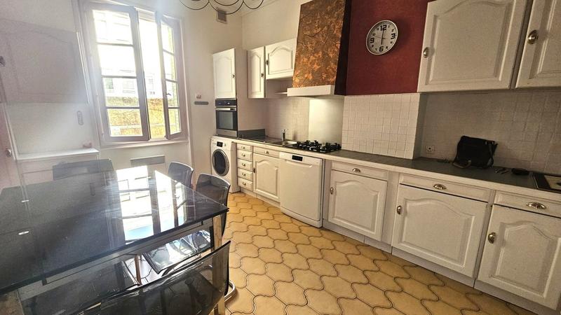 Appartement - 93 m² - 4 pièces