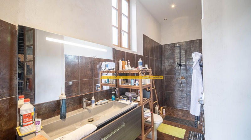 Maison de village - 473 m² - 12 pièces