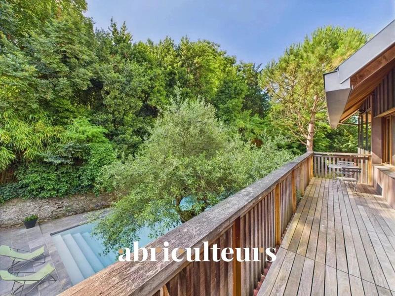 Maison d'architecte - 316 m² - 9 pièces