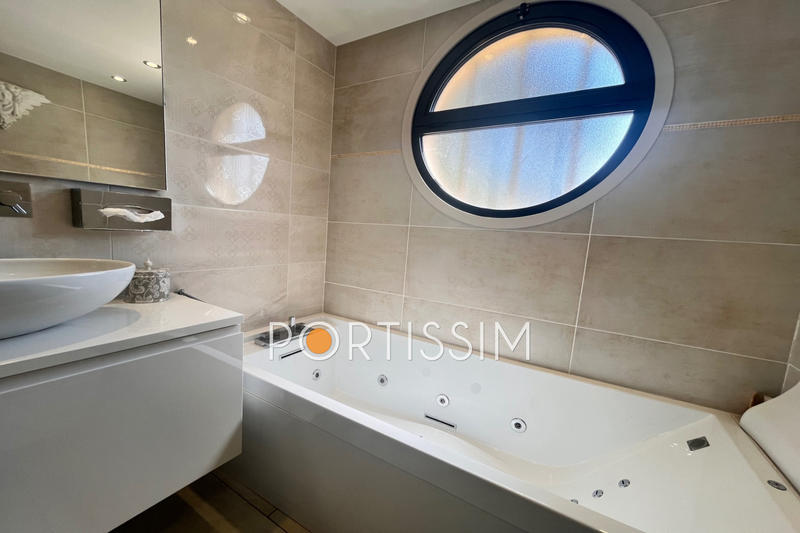 Appartement - 107 m² - 3 pièces