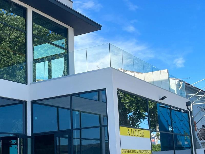 Local commercial - 261 m²