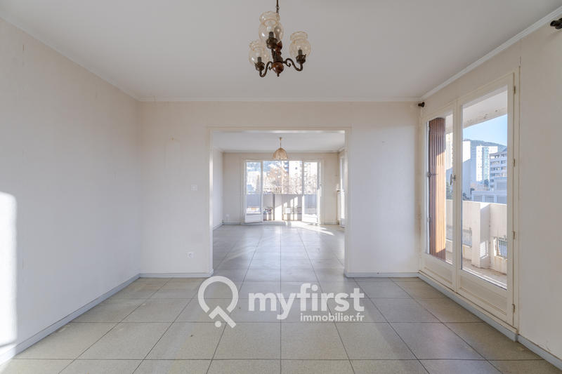 Appartement - 83 m² - 4 pièces