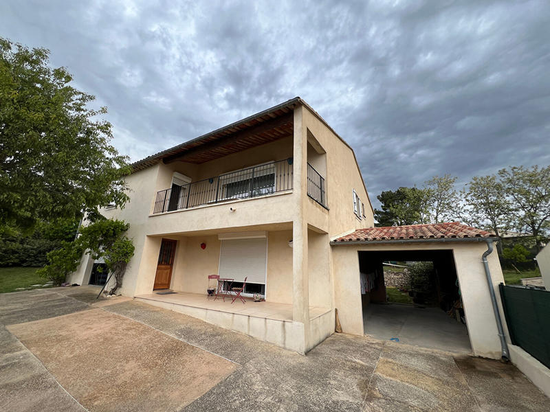 Maison - 238 m² - 8 pièces