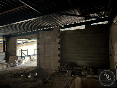 Local d'activités - 211 m²