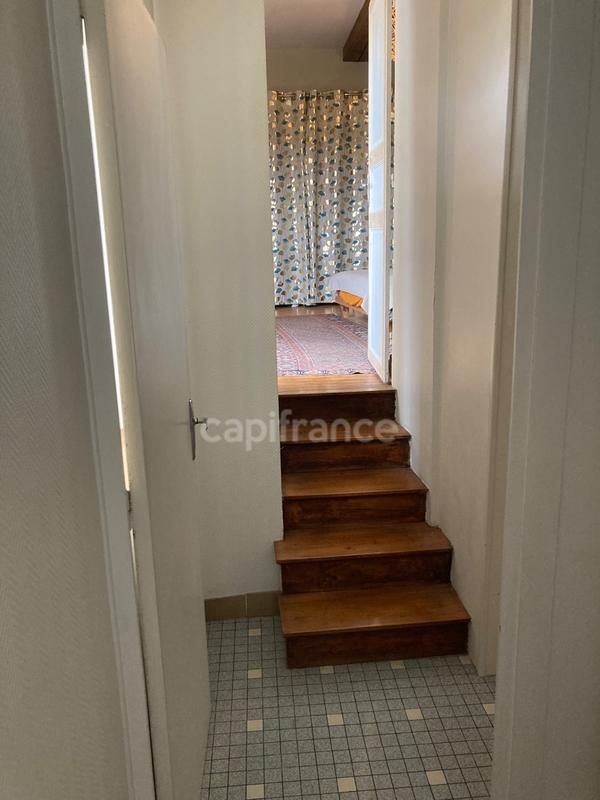 Maison - 240 m² - 9 pièces