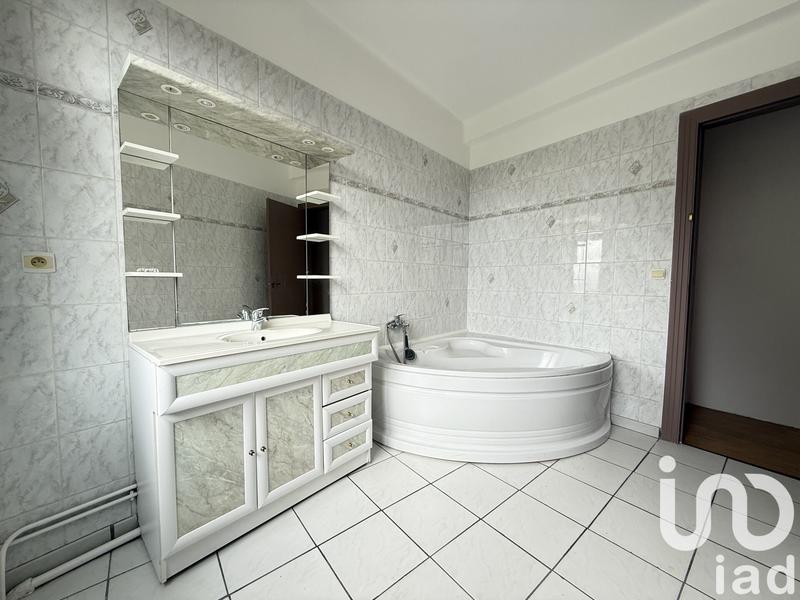 Maison - 267 m² - 7 pièces