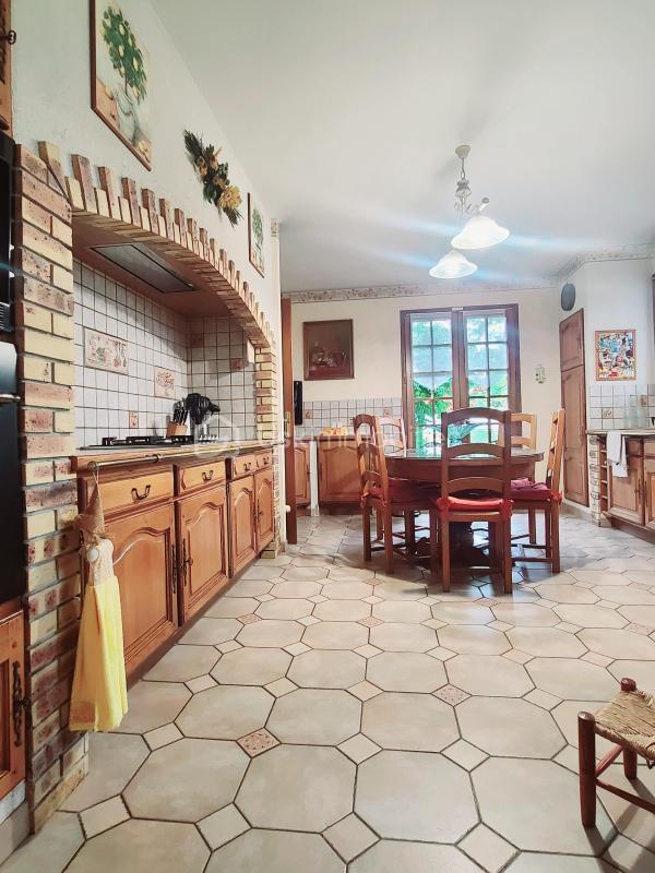 Maison - 306 m² - 8 pièces