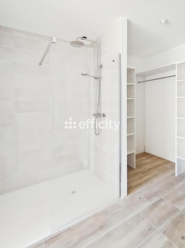 Pavillon - 140 m² - 5 pièces