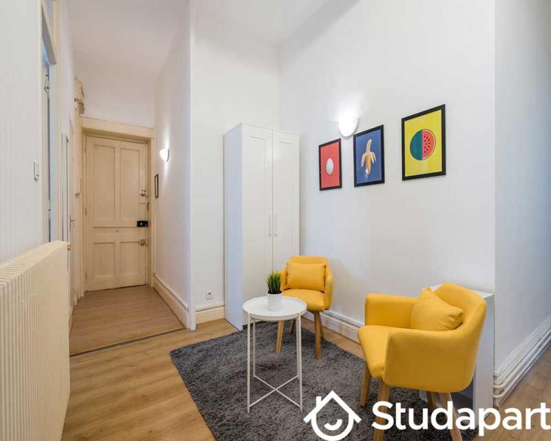 Chambre - 80 m² - 1 pièce