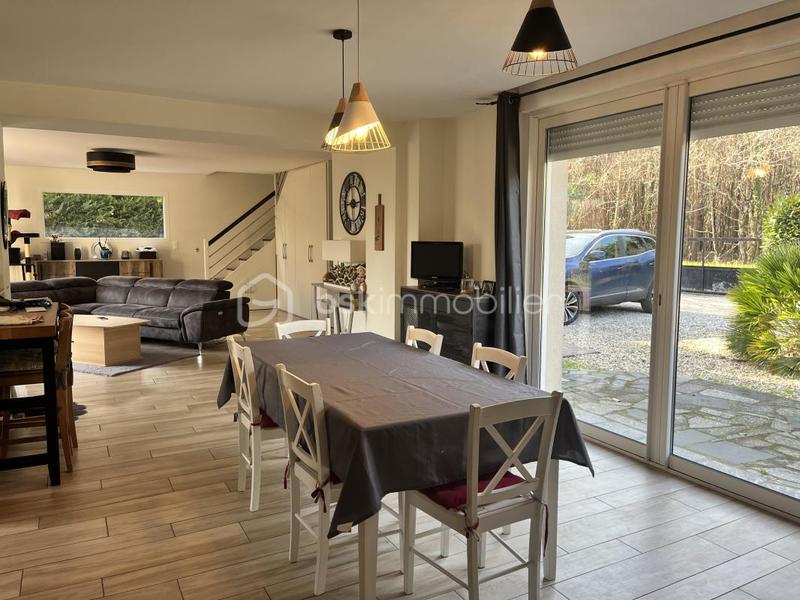 Maison - 158 m² - 6 pièces