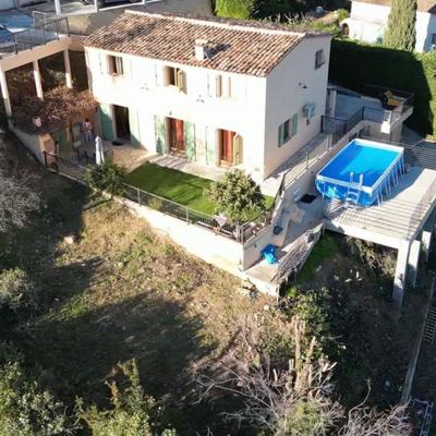 Maison - 150 m² - 5 pièces